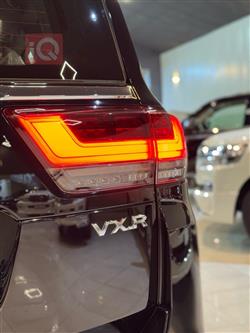 تۆیۆتا لاند کروزەر